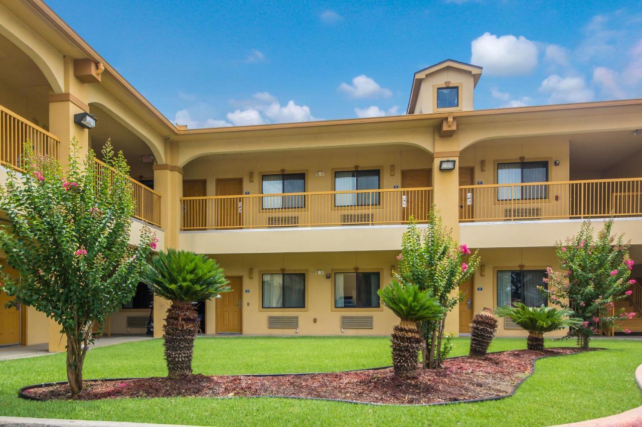 Americas Best Value Inn&Suites Tomball Extérieur photo